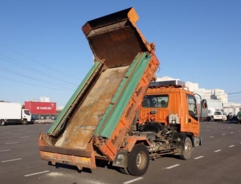 ISUZU Forward 1999